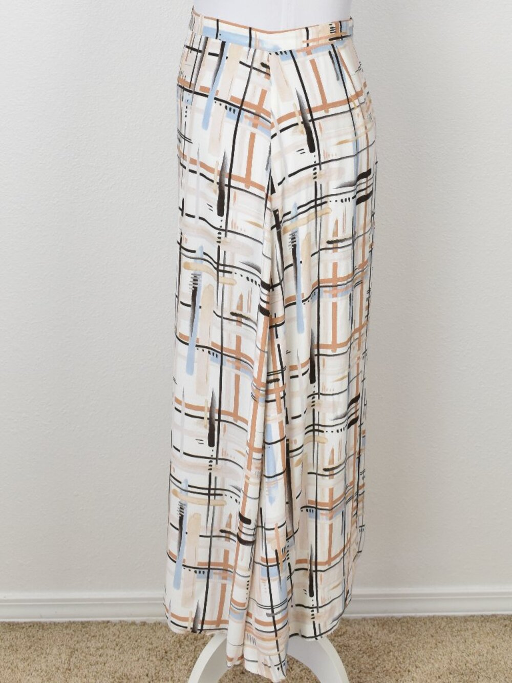 Aritzia Wilfred Midi Skirt in Cream Abstract Plaid - 2 - Picture 3 of 7